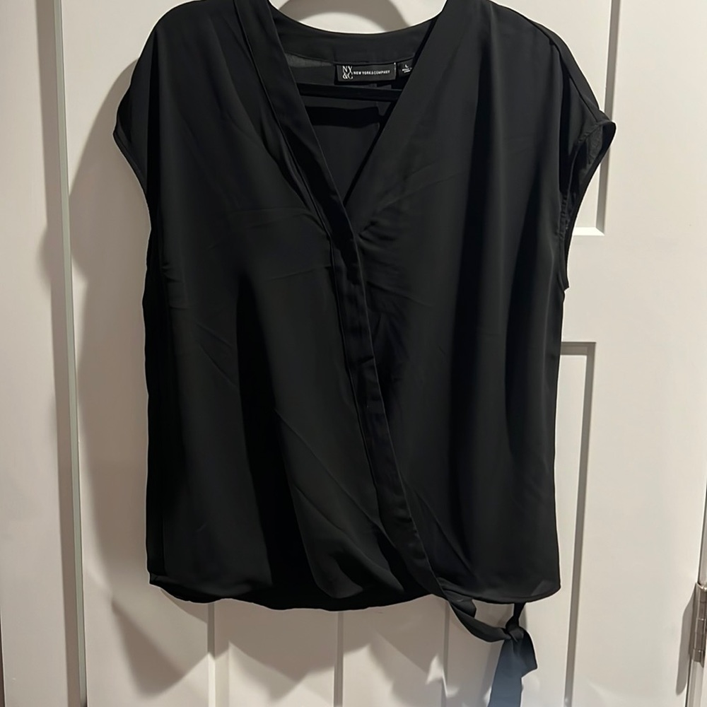 Cute black top